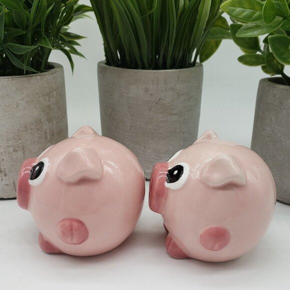Pink Ceramic Glazed Pig Salt & Pepper Set with Stoppers - Picture 6 of 7